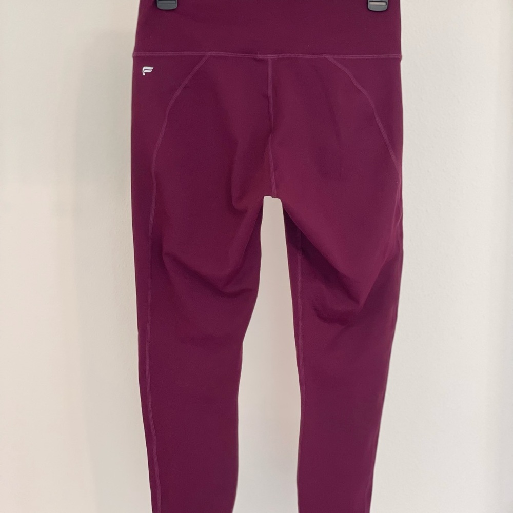 Fabletics define high wasted 7/8 burgundy leggings